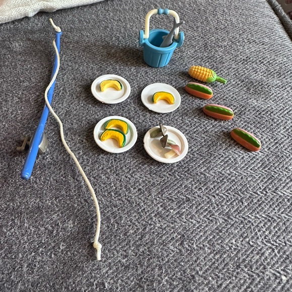 Rare Calico Critters replacement parts from 2 different sets - Picture 2 of 2